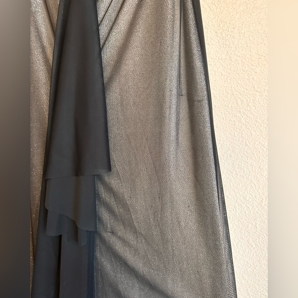 Black and silver sparkling gown - Picture 3 of 5